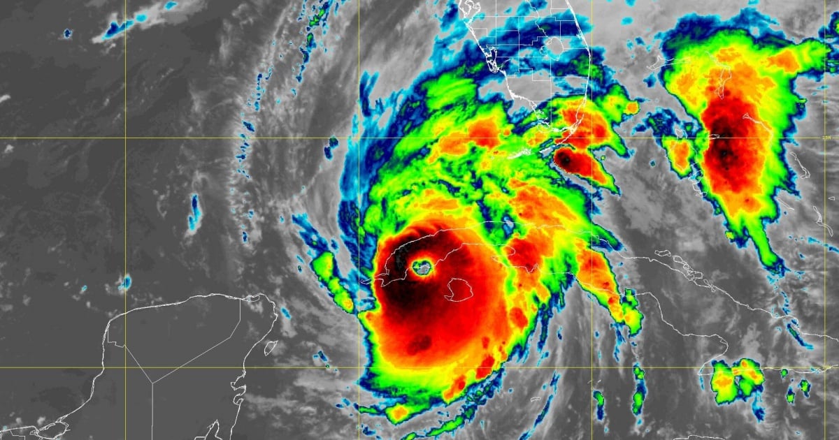 Imagen del satélite del huracán Ian © 