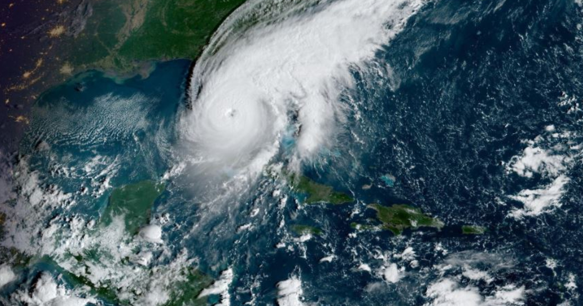 Huracán Ian azota Florida con vientos de 250 km/h