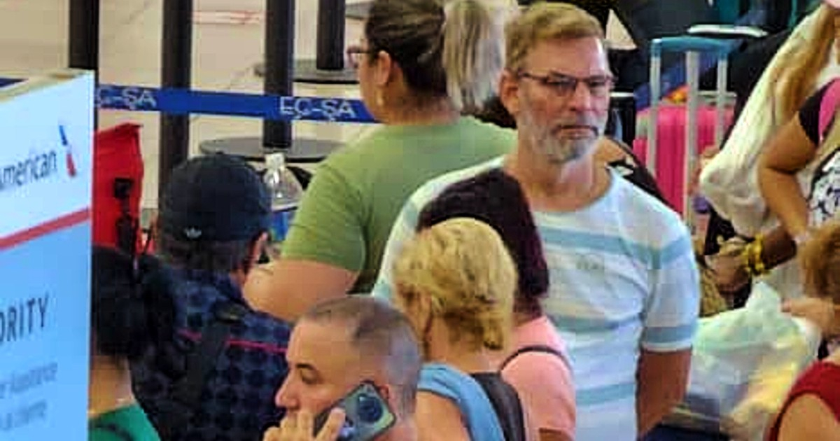 El actor Ulyk Anello en el aeropuerto José Martí © Facebook / Guerrero Cubano
