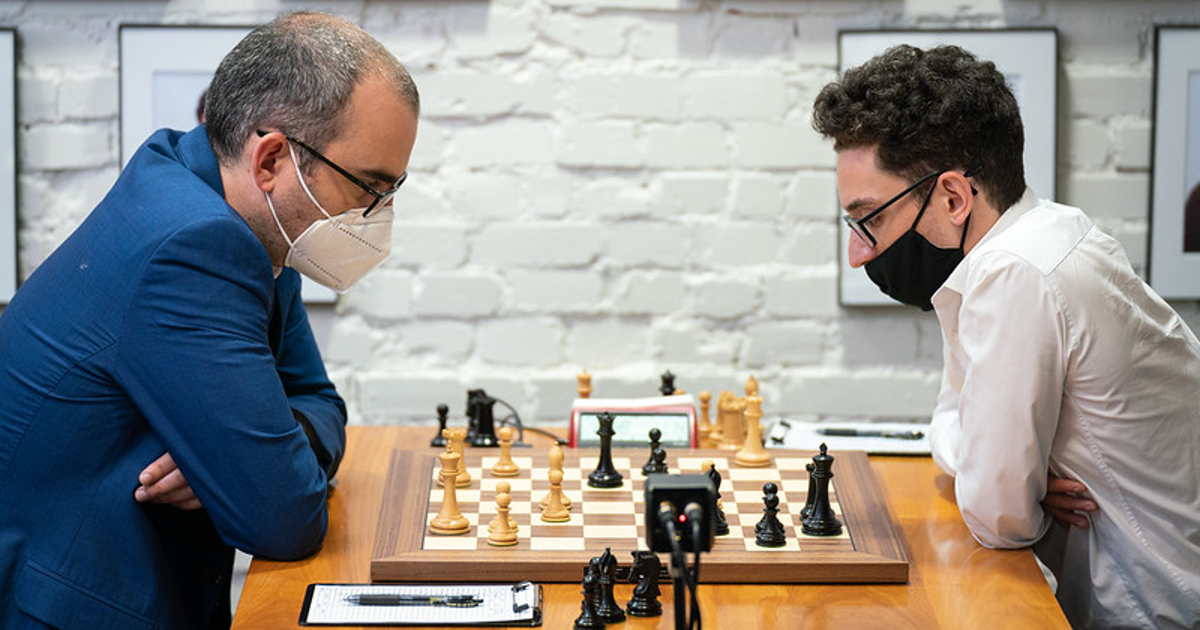 El güinero (izquierda) y Caruana, en una imagen de archivo © @chess24com