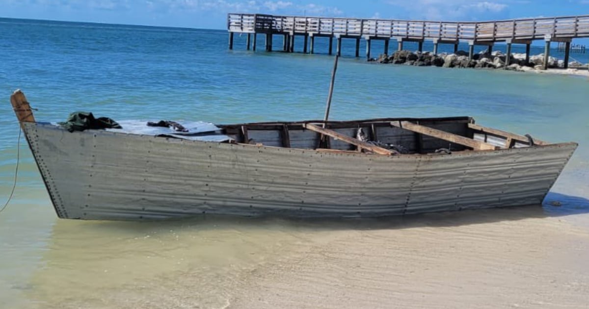 Bote de cubanos llega a Cayos de Florida © Twitter @USBPChiefMIP