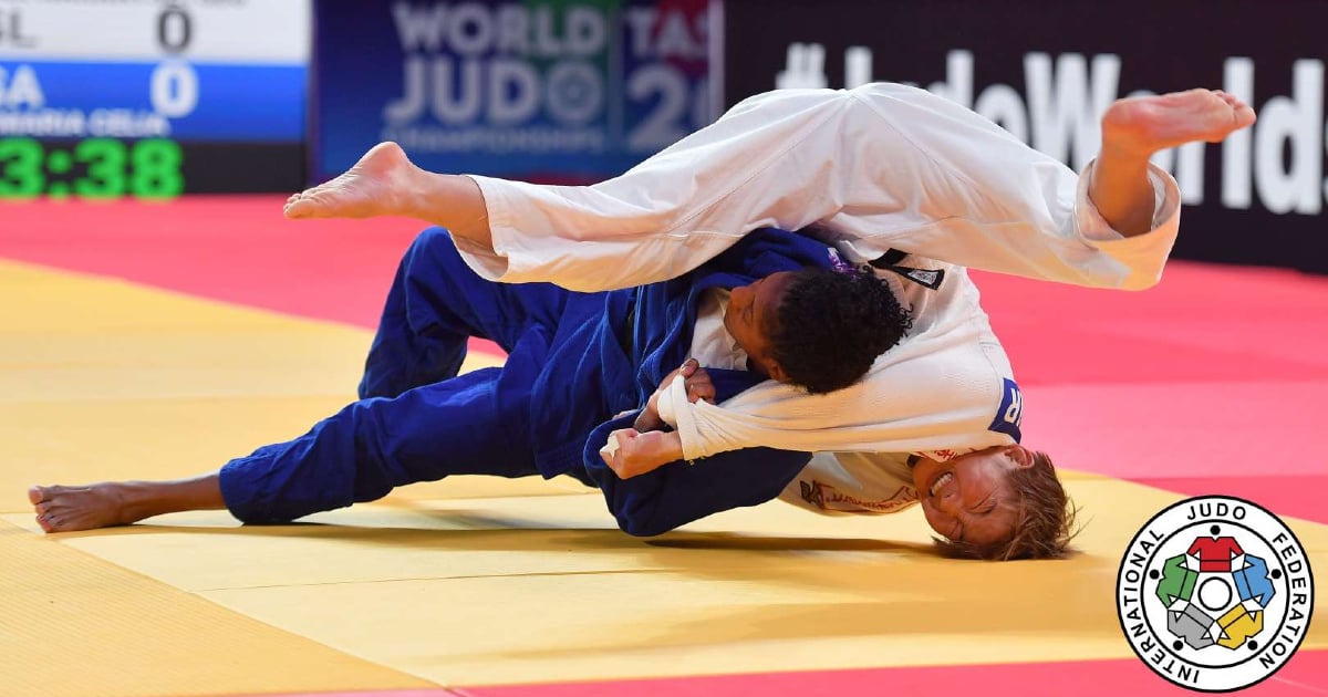 Laborde (de azul) ganó su primer duelo © Sitio oficial del Campeonato Mundial de Judo