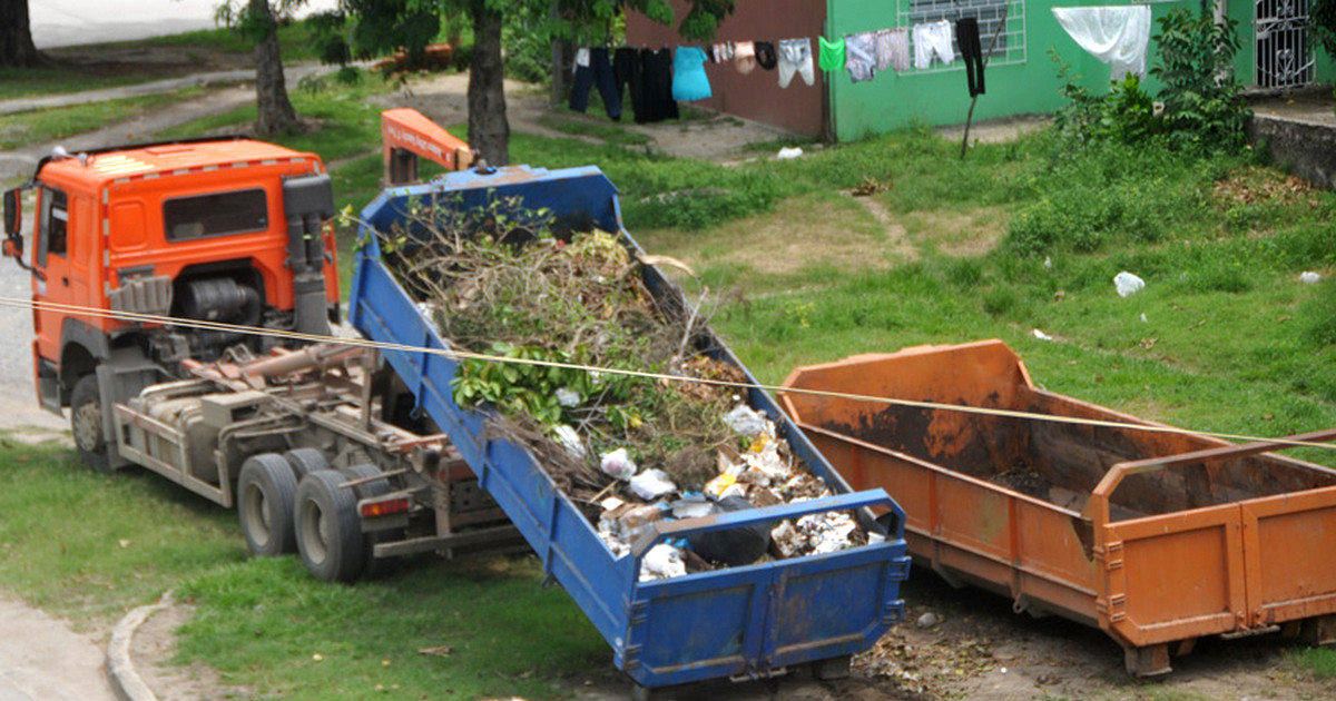 Uno de tres camiones recolectores de basura en la provincia de Las Tunas. © Periódico 26