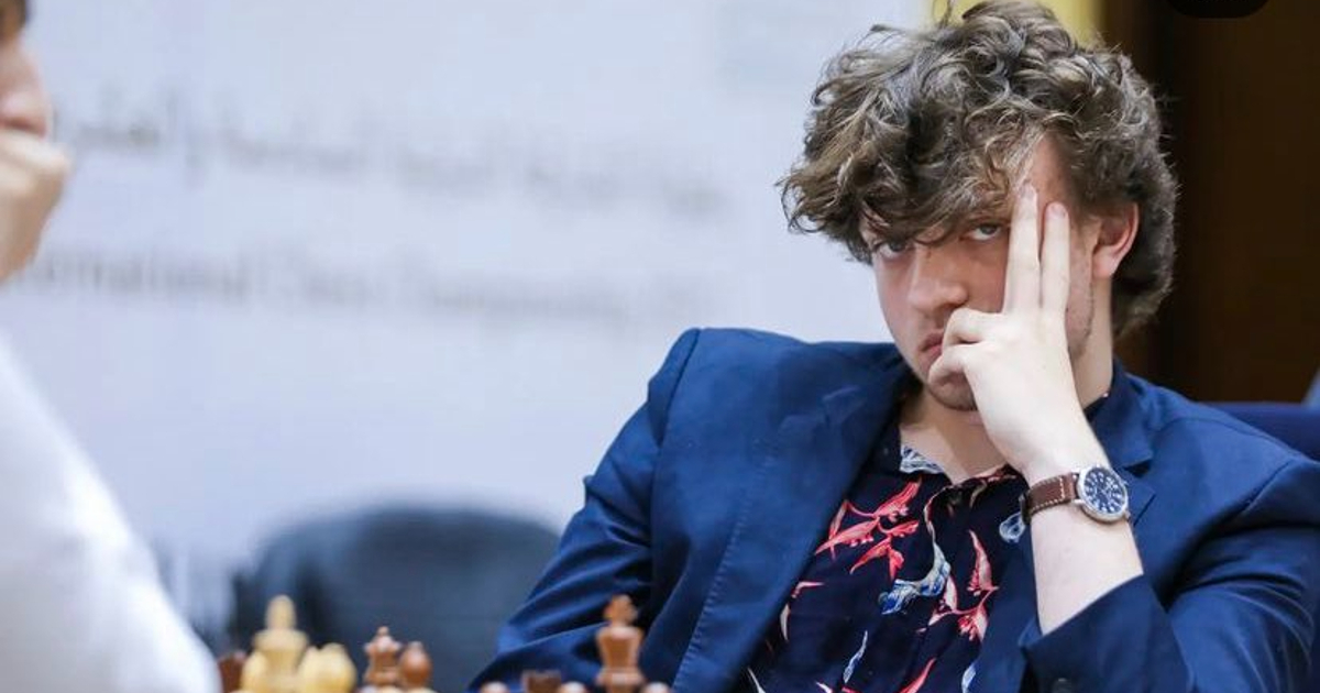El hombre que revolvió al ajedrez va este domingo contra Leinier. © @HansMokeNiemann