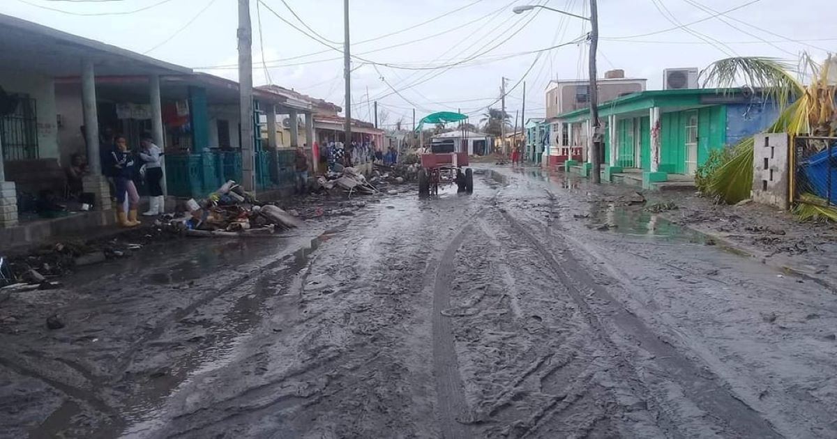 Calle de La Coloma, después del paso del huracán Ian © Facebook/Radio Guamá.