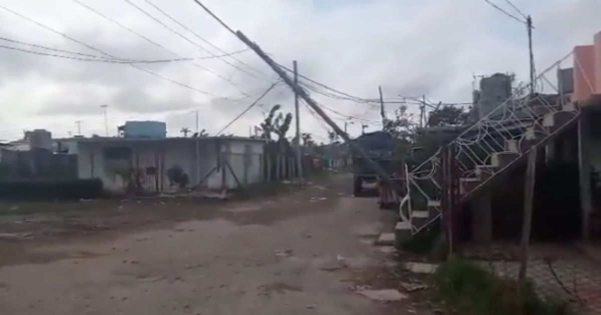 Red eléctrica destruida por huracan Ian en Pinar del Río © Captura Twitter/Yannis Estrada