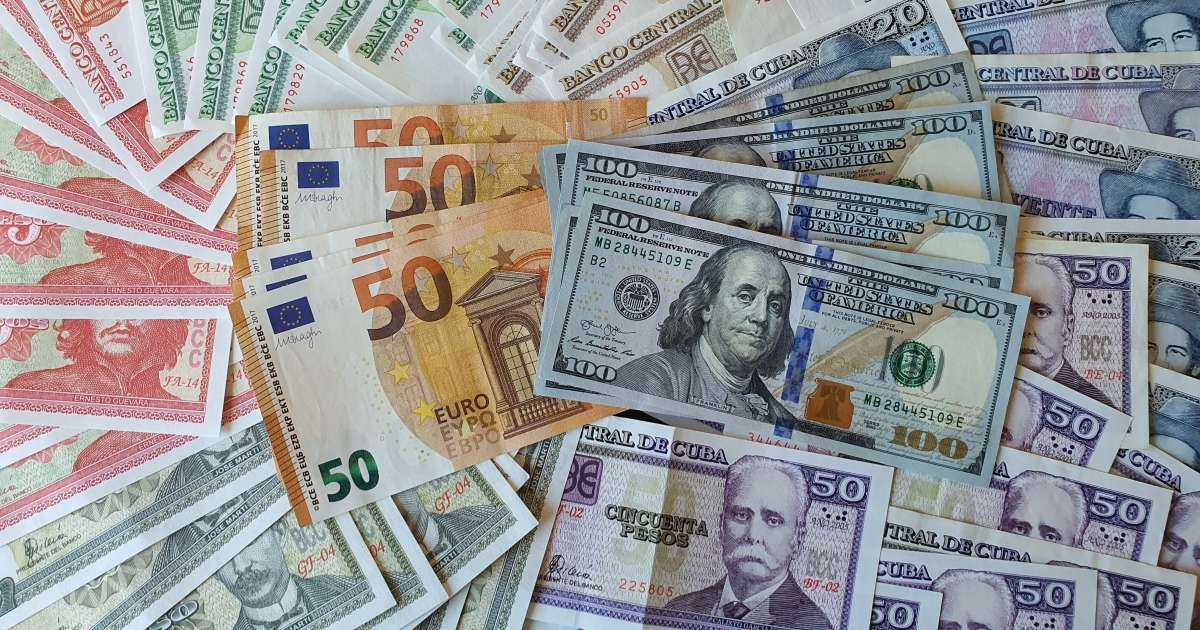 Dólares, euros y pesos cubanos (Imagen de referencia) © CiberCuba