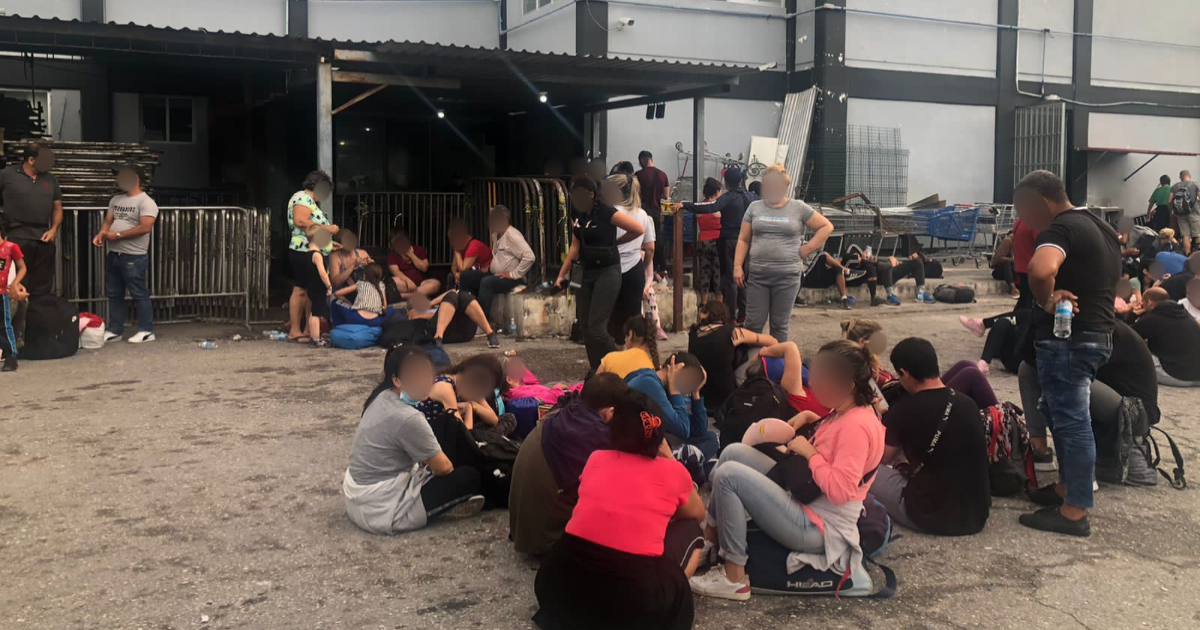 Migrantes detenidos en Campeche © Twitter / INM