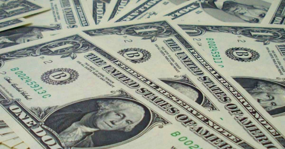 Dólares estadounidenses (Imagen de referencia) © Pixabay/Horst Schwalm