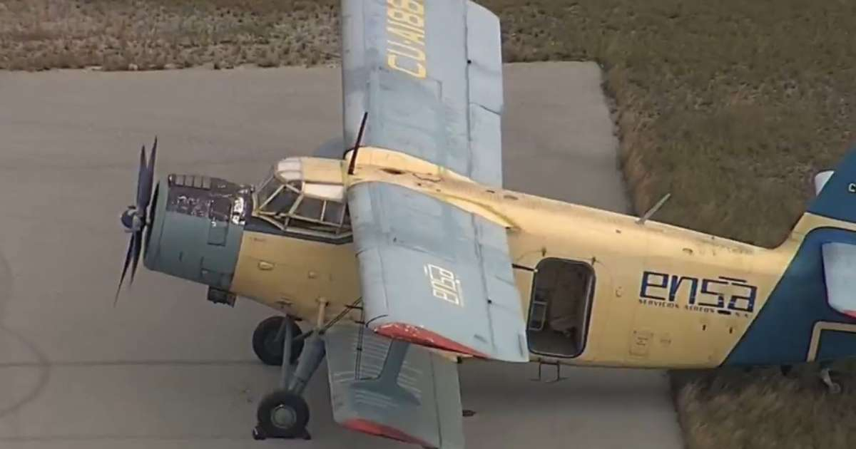 Avión AN-2 cubano recién llegado a Florida © Captura vídeo Telemundo