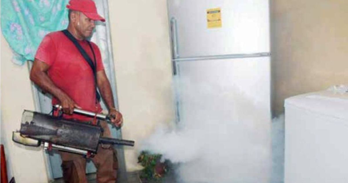 Fumigador contra el Aedes aegypti © Escambray