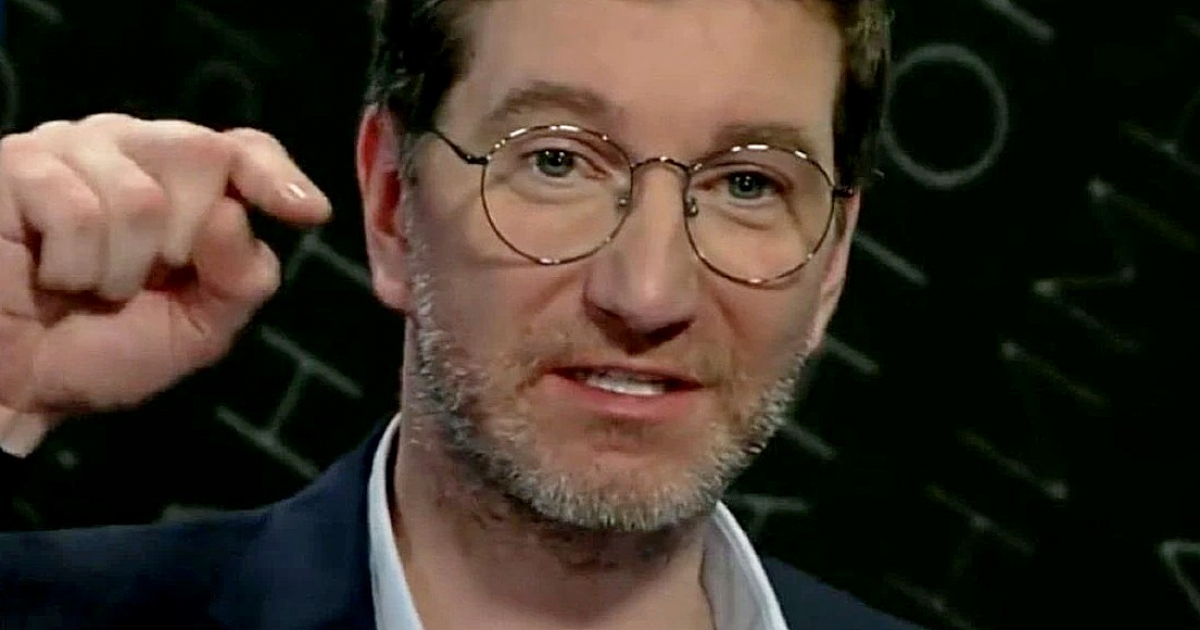 El presentador estelar Antón Krasovski durante la entrevista que ha causado la polémica © Captura de pantalla. RT