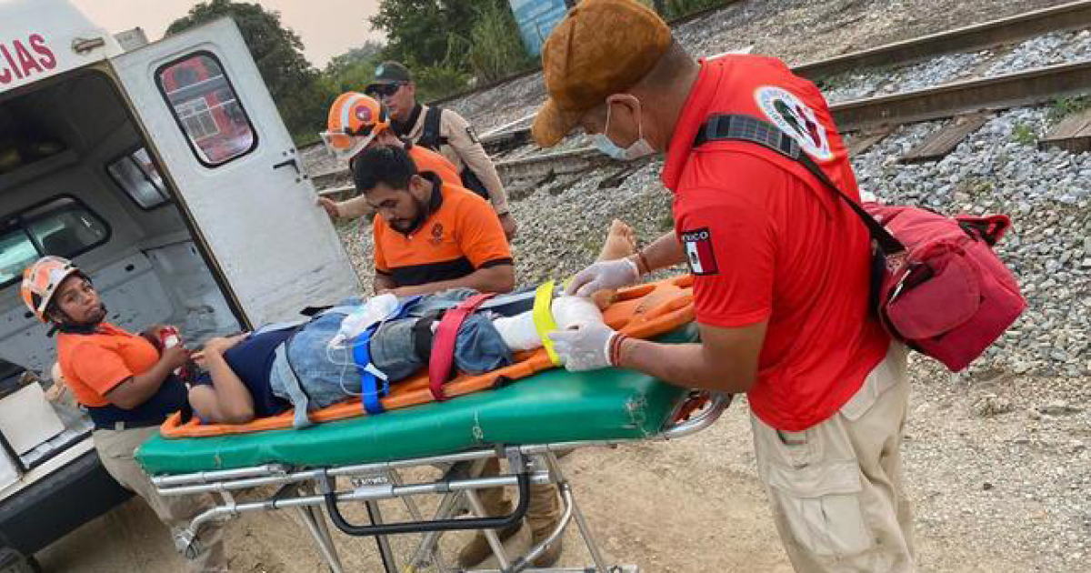 Personal médico atiende a la joven migrante © Gobierno de México