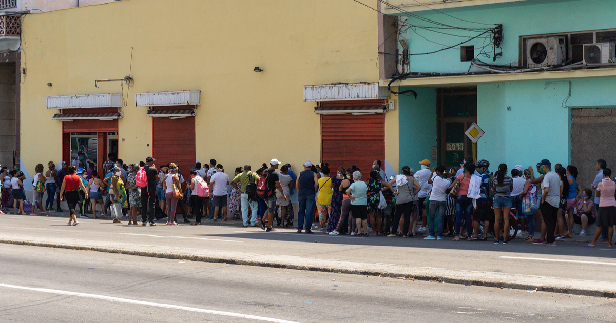 Cola en La Habana (Imagen de referencia) © CiberCuba 