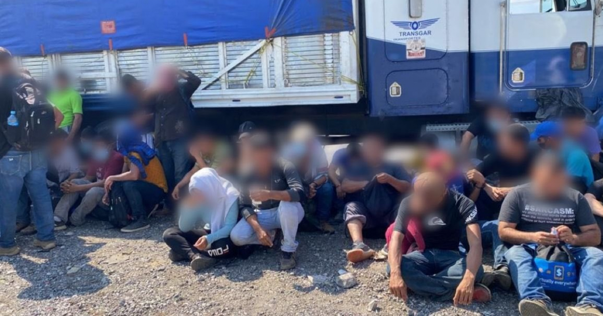 Migrantes detenidos por autoridades mexicanas © Twitter/INM de México