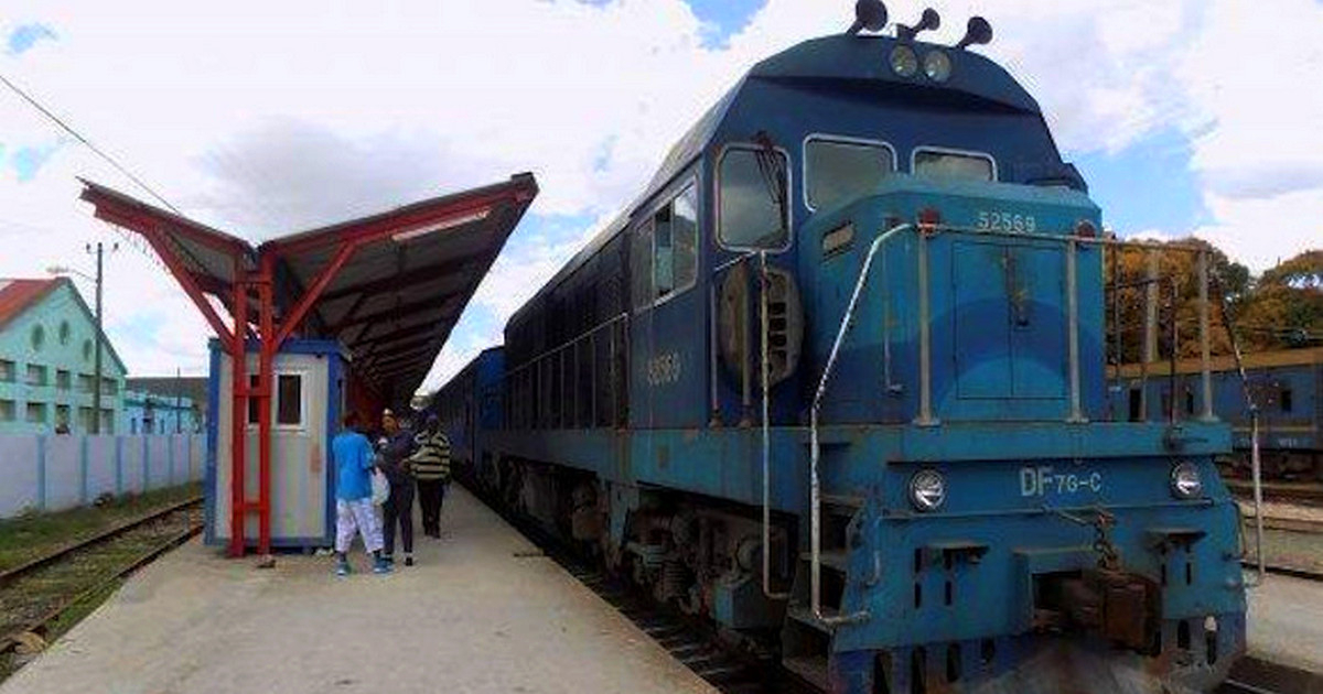Tren circulando por la provincia de Camagüey © Adelante