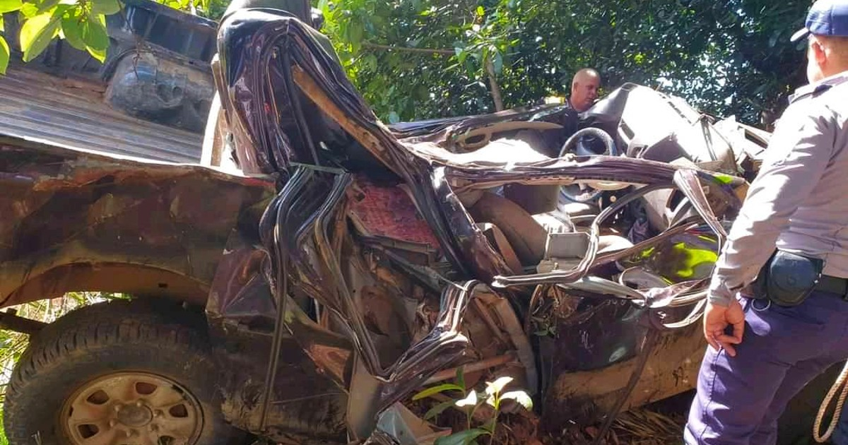 Estado en el que quedó el vehículo tras el impacto © Facebook / Accidentes Buses & Camiones