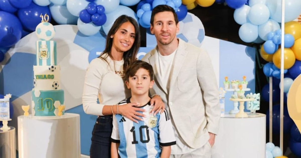 Leo Messi y Antonela Roccuzzo con su hijo Thiago © Instagram / Antonela Roccuzzo