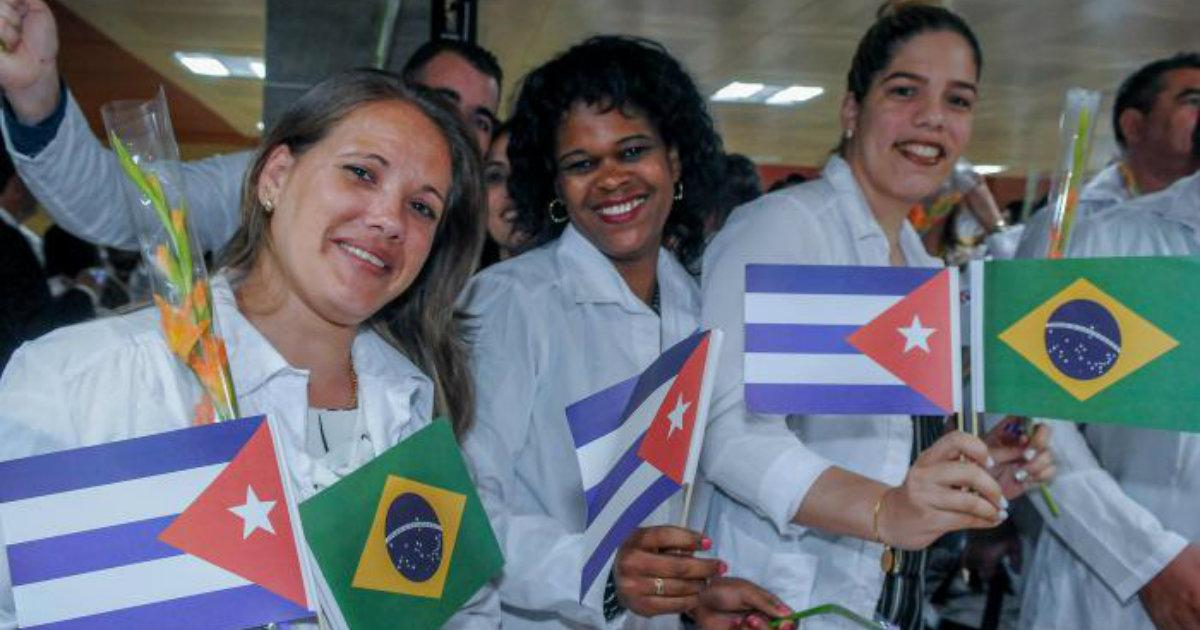 Médicos cubanos a su regreso al país desde Brasil (Imagen de referencia) © José Manuel Correa / Granma