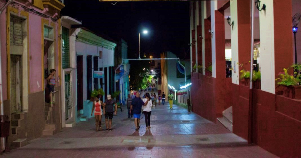 Calle Enramadas, en Santiago de Cuba (Imagen de referencia) © El Chago/J. Loo Vázquez