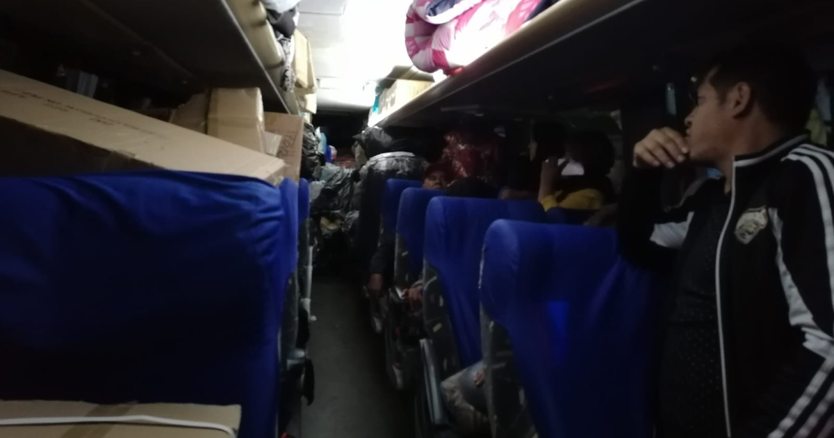 Detienen a siete migrantes cubanos en un autobús en México © Facebook/Exacto de México