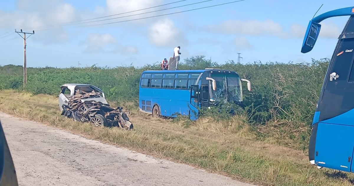 Accidente en la carretera a Nuevitas © Facebook / ACCIDENTES BUSES & CAMIONES por más experiencia y menos víctimas!