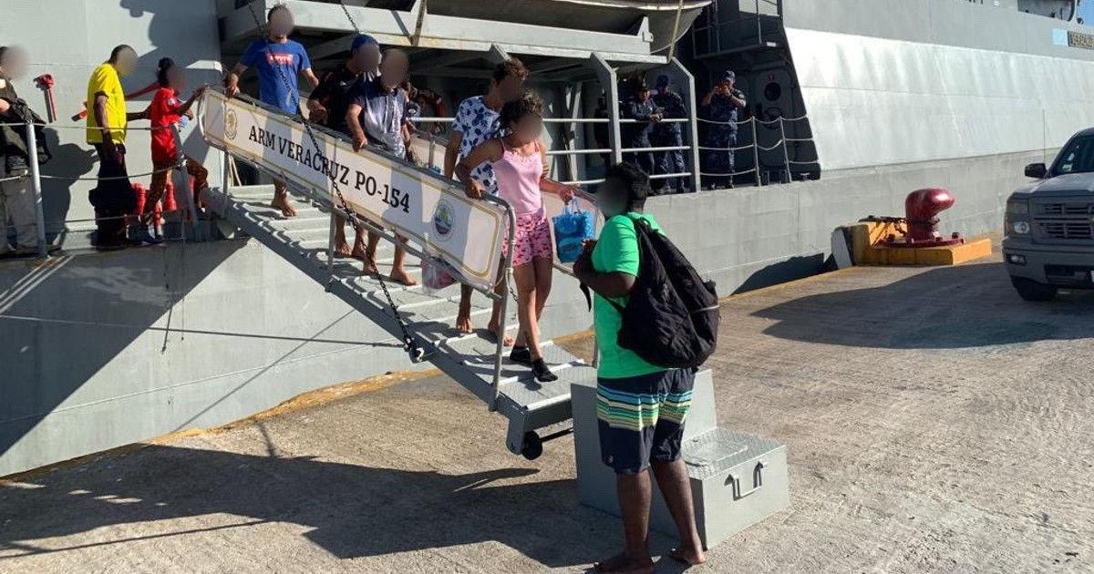 Balseros cubanos desembarcan en México tras ser rescatados a la deriva © Twitter / INM