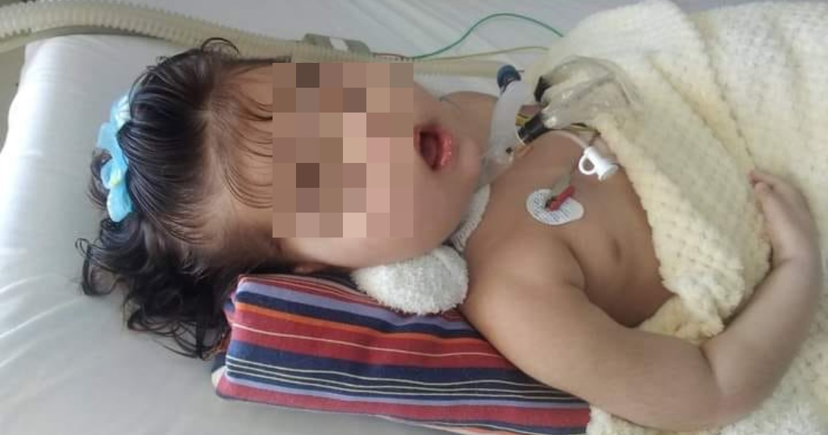 Niña Daniela, ingresada en el hospital pediátrico de Villa Clara © Facebook / Sembrando Esperanzas