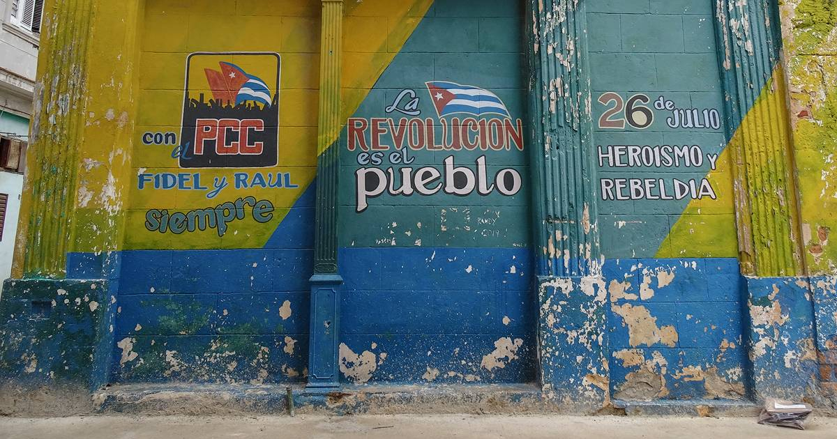 Cartel del PCC en La Habana (imagen de referencia) © CiberCuba