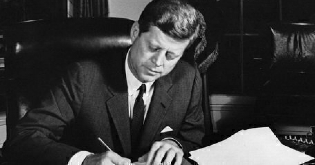Presidente John F. Kennedy en la Casa Blanca. © National Constitution Center/ Library of JFK