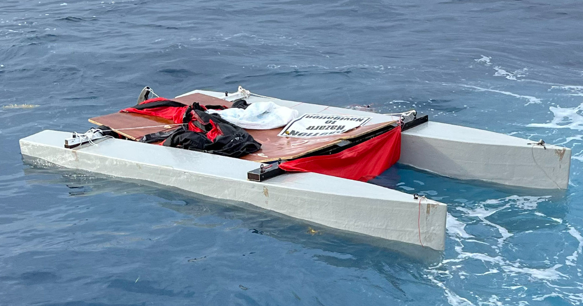 Embarcación de balsero cubano incautada por la Guardia Costera © USCGSoutheast / Twitter