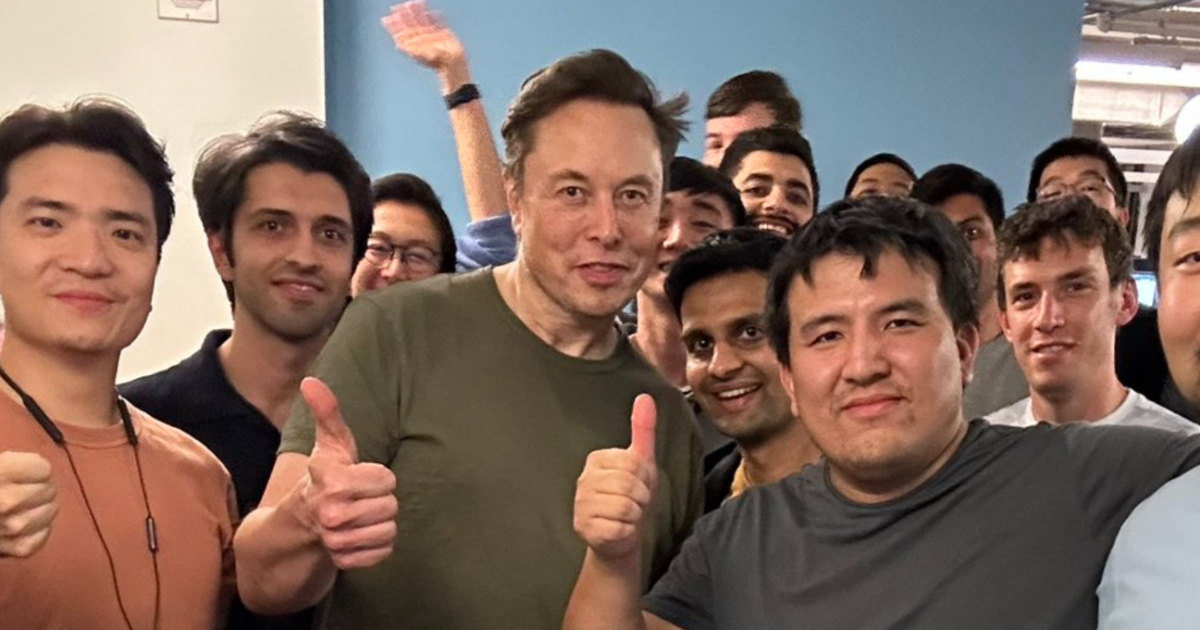 Elon Musk y empleados © Twitter / Elon Musk