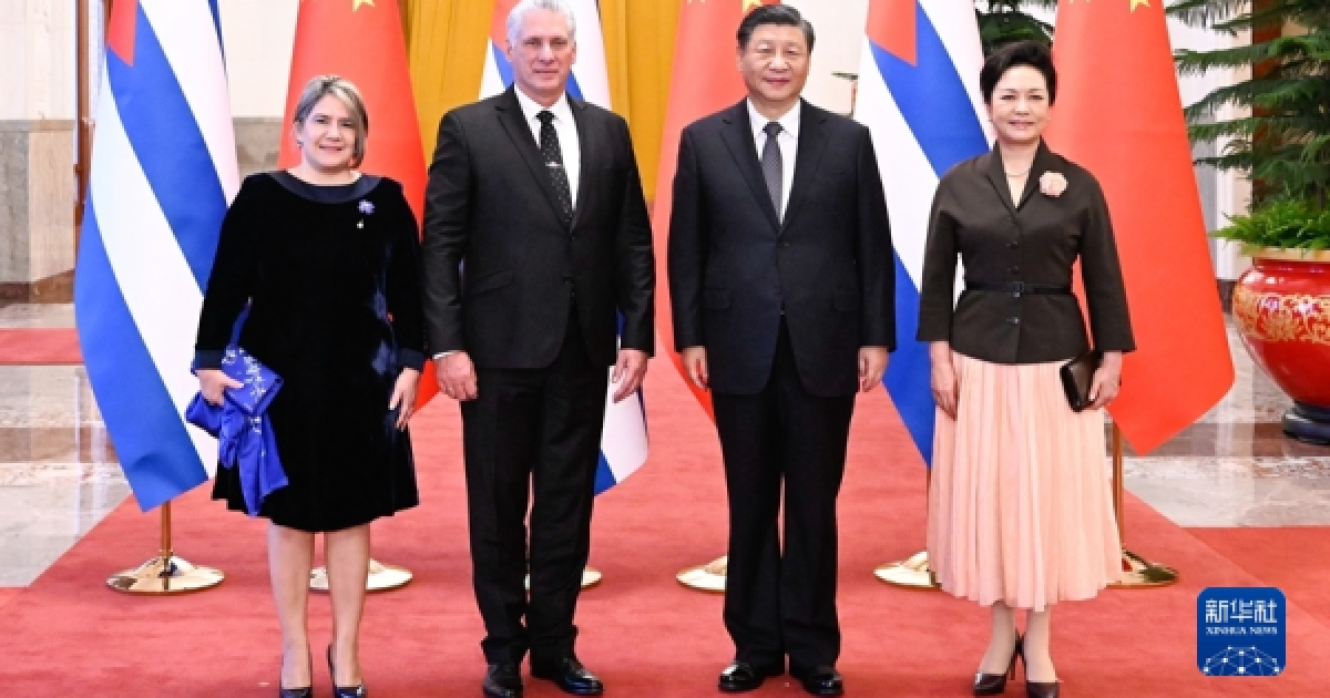 Mandatarios de China y Cuba, junto a sus esposas, en Pekín. © Ministerio de Relaciones Exteriores de China