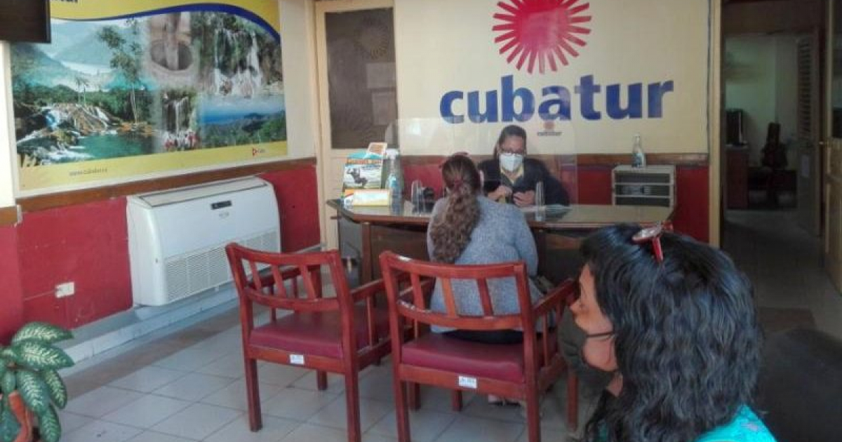 Oficina de Cubatur en Trinidad, Sancti Spíritus © Ana Marta Panadés / Escambray