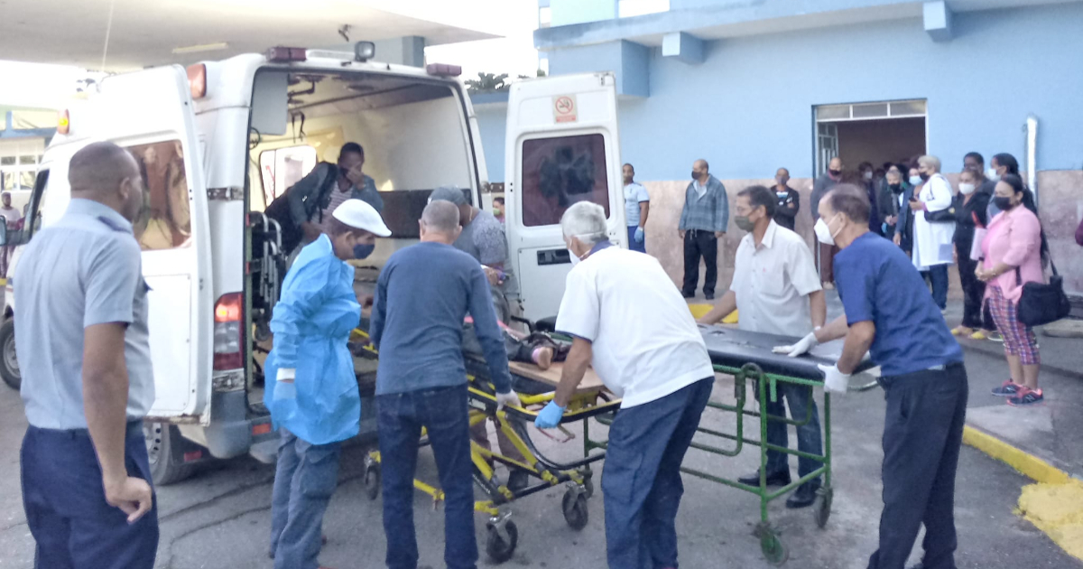 Llegada de los heridos al hospital de Colón © Facebook / Iris Quintero Zulueta