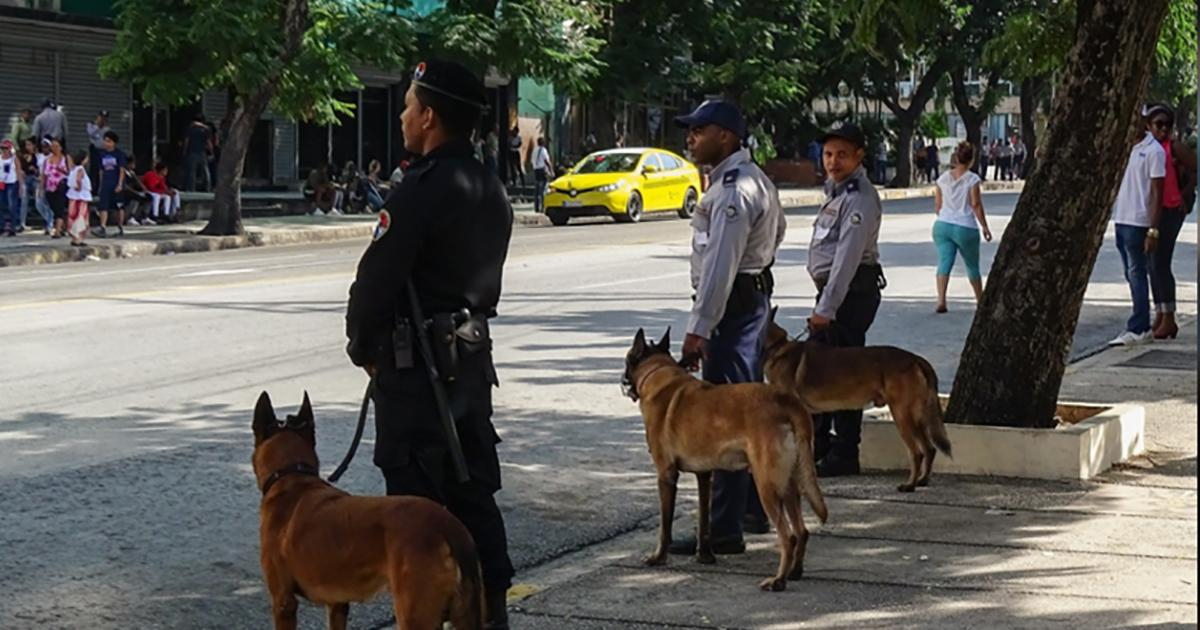 Policías en Cuba (imagen de referencia) © CiberCuba