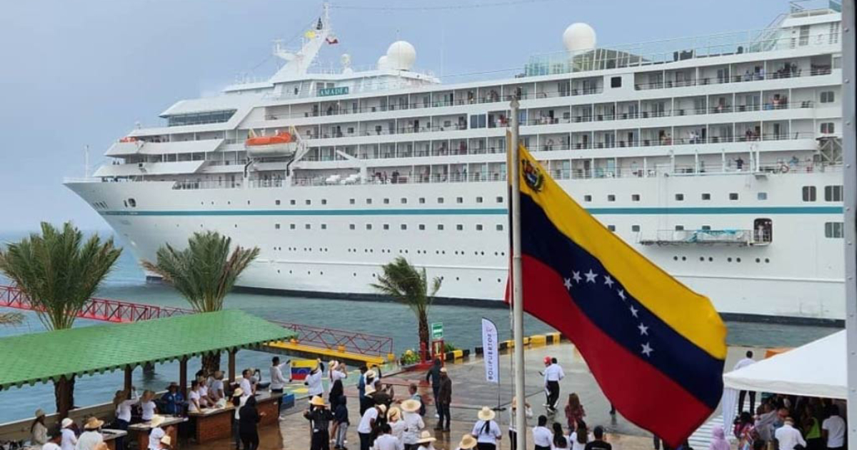 Crucero europeo llega a Venezuela © Twitter / Ramón Celestino Velásquez Araguayán
