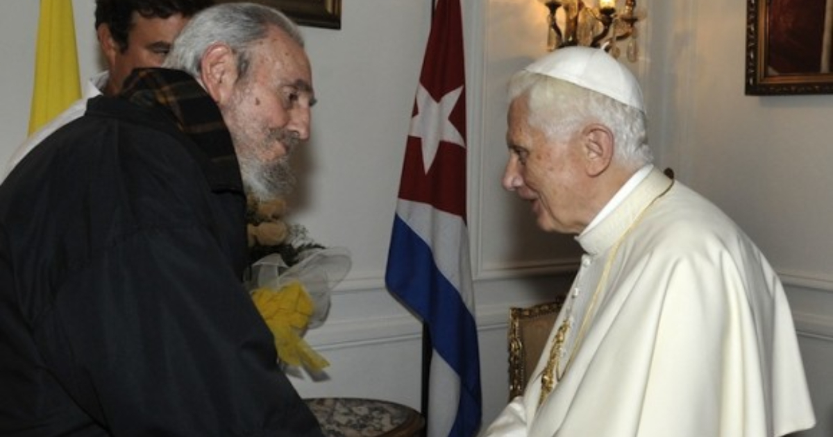 Benedicto XVI y Fidel Castro, durante su visita a Cuba en 2012 © Estudios Revolución/ Cubadebate