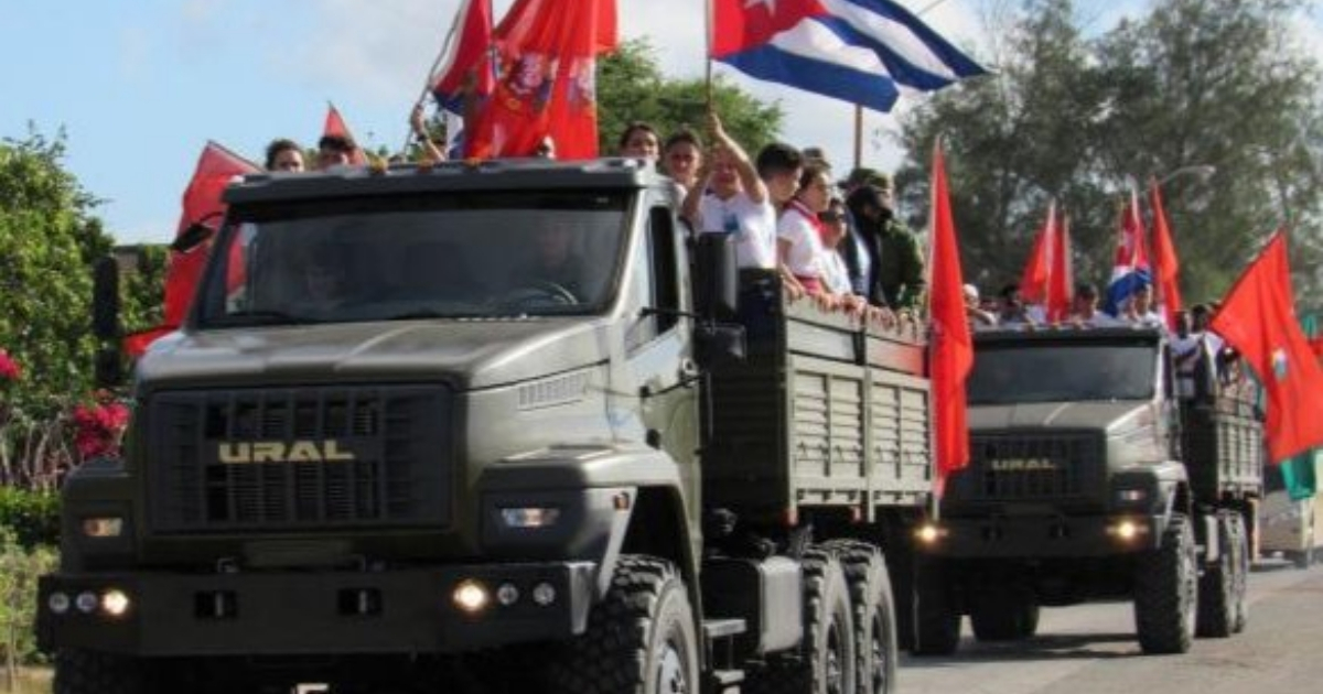 Camiones rusos de las Fuerzas Armadas de Cuba © Granma