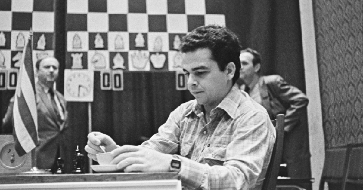 El GM cubano Guillermo García durante un torneo internacional. © Federación Cubana de Ajedrez