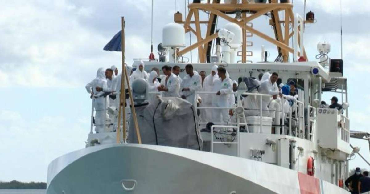Barco con balseros repatriados (imagen de referencia). © Captura/ Canal Caribe