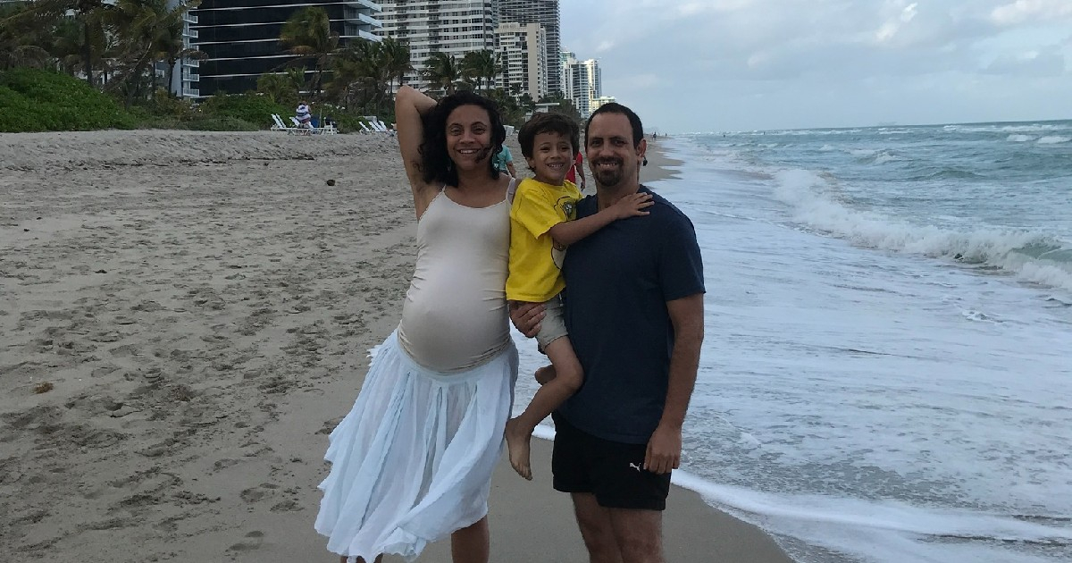 Casanella y su familia a los pocos días de su llegada a Miami © Facebook / Oscar Casanella