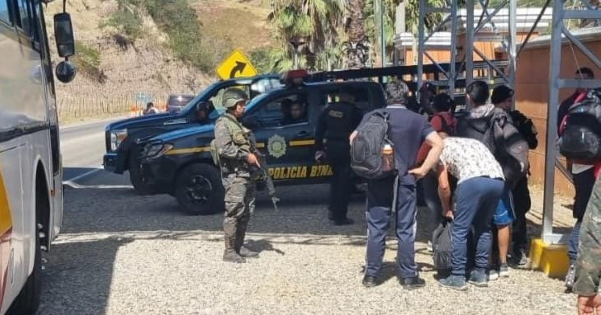 Cubanos detenidos en Gatemala © Facebook/Ejército de Guatemala