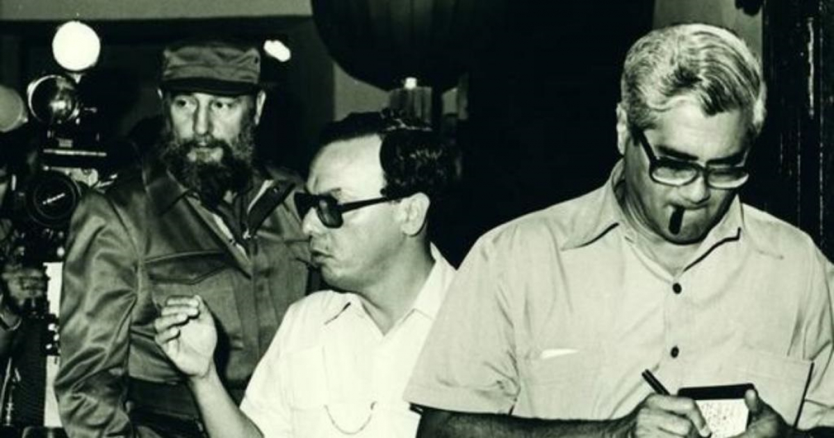 Chomy Miyar, en primer plano; junto a Eusebio Leal y Fidel Castro © Estudios Revolución