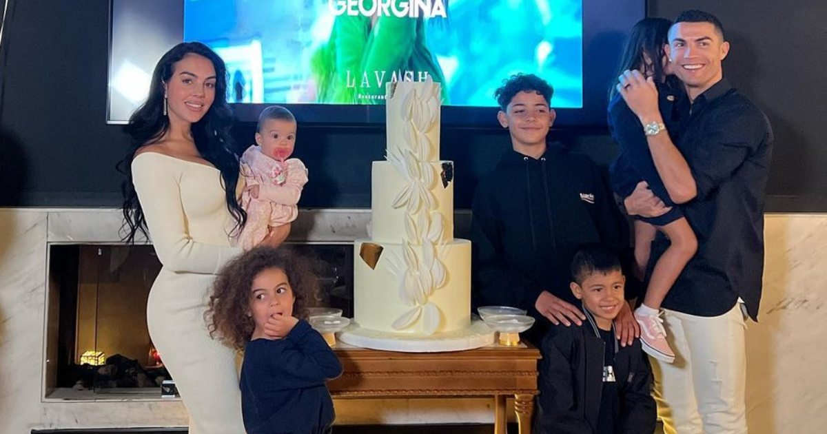 Georgina Rodríguez junto a Cristiano Ronaldo y sus hijos © Instagram / Georgina Rodríguez