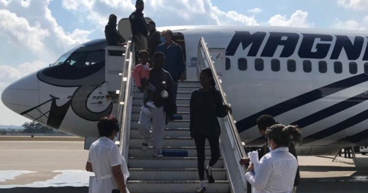 Migrantes retornados a Cuba desde México © Twitter / @minint_cuba