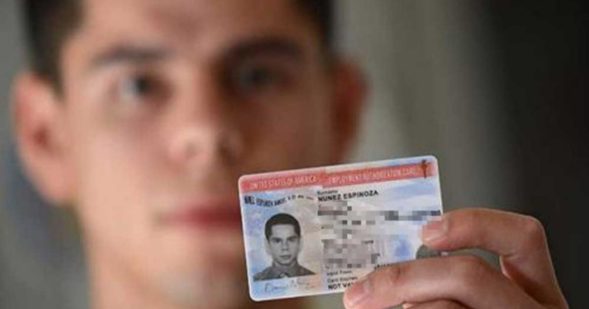 Joven cubano emigrado (imagen de referencia) © Twitter / Mario J. Pentón