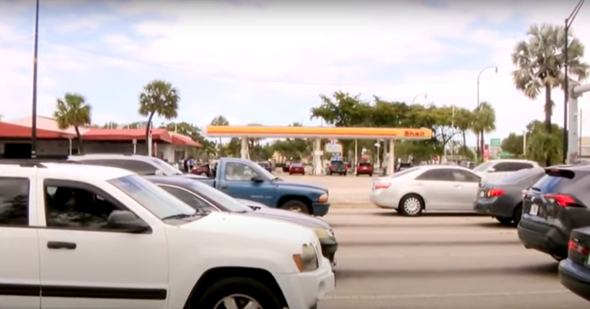 Tráfico de automóviles en la zona © Captura de video YouTube / WPLG Local 10