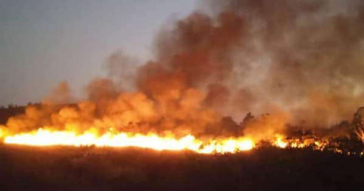 Incendio en el vertedero municipal de Santa Clara © Portal del Ciudadano "Soy Villa Clara" / Facebook 