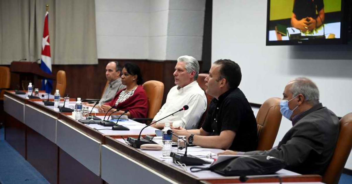 Presidente Díaz-Canel en reunión con UNEAC © UNEAC